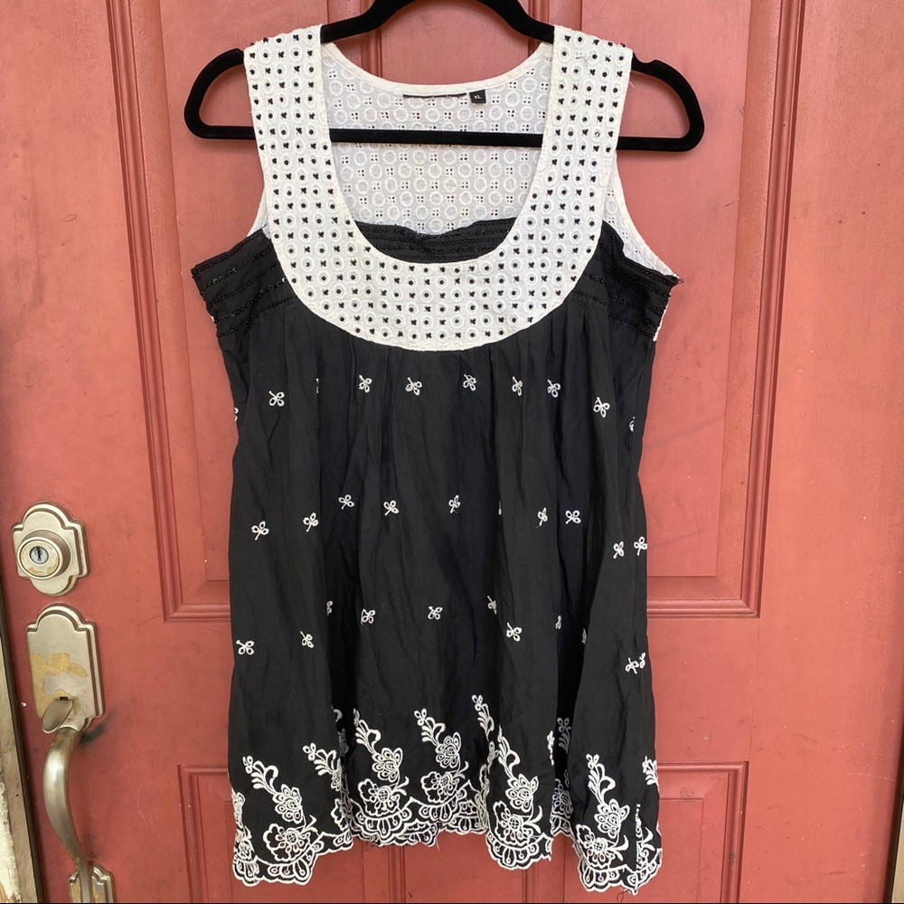 Boho XL sleeveless black & cream top